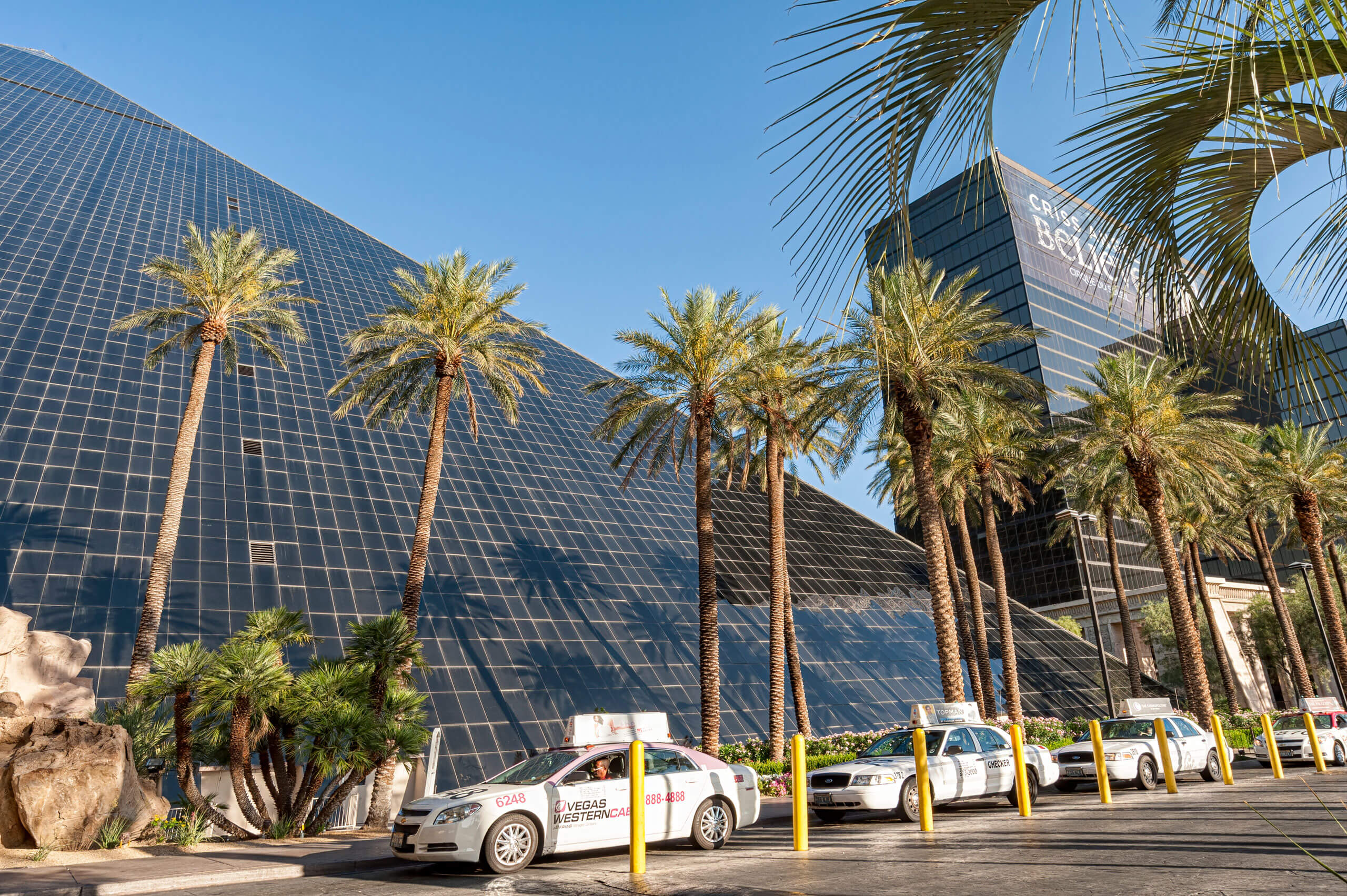 Taxis in front of the Luxor